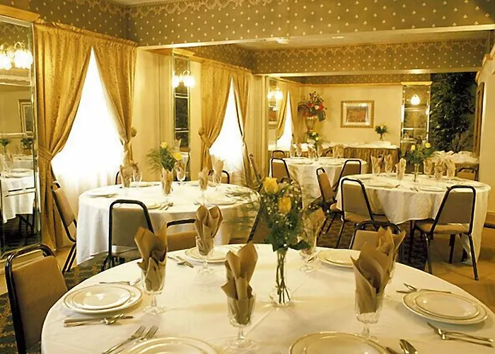 San Carlos (adults Only)